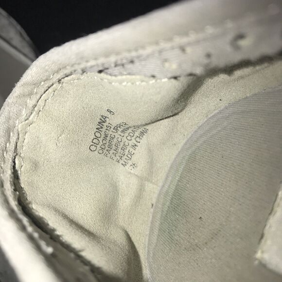 Steve Madden Odonna Gray Cut Outs Slip On Shoe Women’s Size 8 US UK6 Eur39 - Picture 7 of 10